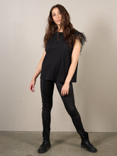 Load image into Gallery viewer, NU Denmark Vigga Feather Tee