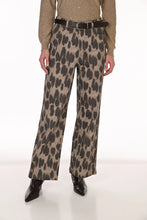 Load image into Gallery viewer, Frank Lyman Leopard Denim