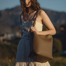 Load image into Gallery viewer, Melie Bianco Adeline Tote Bag