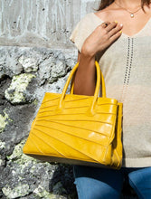 Load image into Gallery viewer, Lilla Lane Nissa Leaf Tote