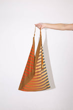 Load image into Gallery viewer, Multitudes Claudia Pleated Y Bag