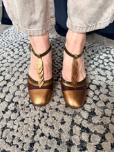 Load image into Gallery viewer, Fall Filly Block Heel
