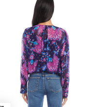 Load image into Gallery viewer, 1520 Drape Front Top
