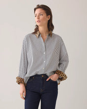 Load image into Gallery viewer, Summum Animal Blouse
