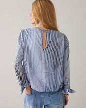 Load image into Gallery viewer, Summum Pleated Print Top
