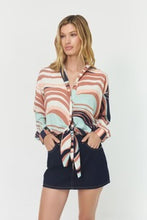 Load image into Gallery viewer, Hutch Spring6 Robbie Top
