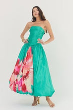 Load image into Gallery viewer, Hutch Georgina Gown
