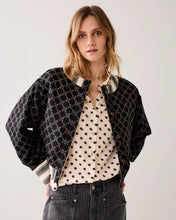 Load image into Gallery viewer, Summum Reversible Striped Jacket
