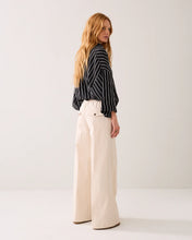 Load image into Gallery viewer, Summum Wide Leg Trousers
