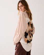 Load image into Gallery viewer, Summum Big Flower Shirt
