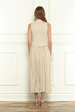Load image into Gallery viewer, Zero Degrees Celsius 3D Flower Skirt
