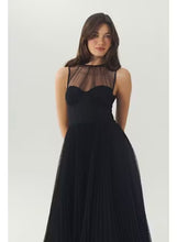 Load image into Gallery viewer, Hutch Donya Gown
