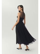 Load image into Gallery viewer, Hutch Donya Gown
