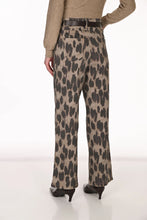 Load image into Gallery viewer, Frank Lyman Leopard Denim

