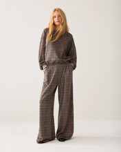 Load image into Gallery viewer, Summum Plaid Sweatshirt
