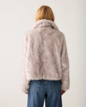 Load image into Gallery viewer, Summum Faux Fur Jacket

