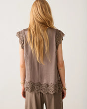 Load image into Gallery viewer, Summum Sleeveless Lace Top
