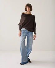 Load image into Gallery viewer, Summum Asymetric Sweater
