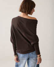 Load image into Gallery viewer, Summum Asymetric Sweater
