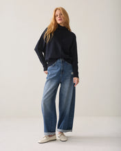 Load image into Gallery viewer, Summum Batwing Sweater
