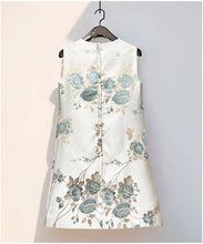 Load image into Gallery viewer, Product Seeker Jacquard Floral Dress
