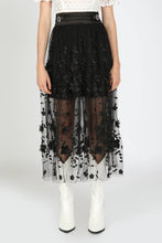 Load image into Gallery viewer, Beulah Style Flowers Tulle Midi Skirt
